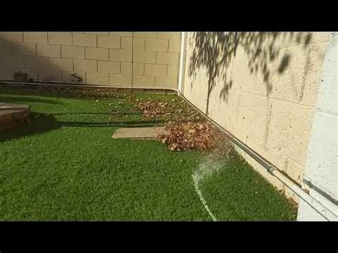 how to get leaves off of artificial turf