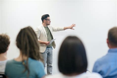 how to get public speaking engagements