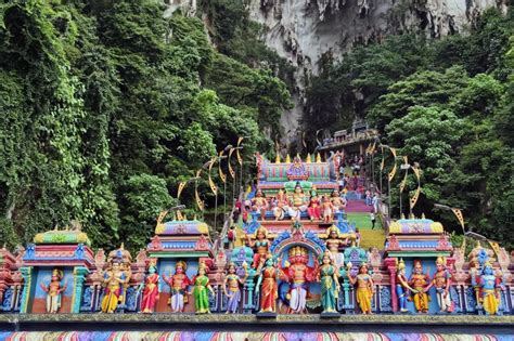 how to get to batu caves by train