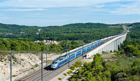 how to get to provence from paris by train