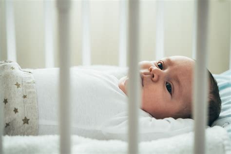 how to get your baby to sleep in a crib