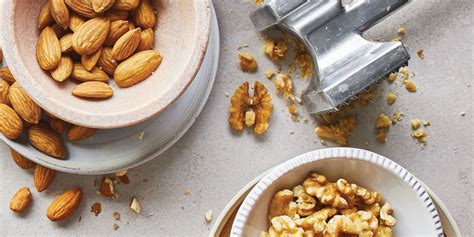how to grind almonds in a blender