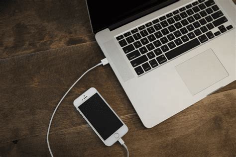 how to import photos from iphone to pc using cable