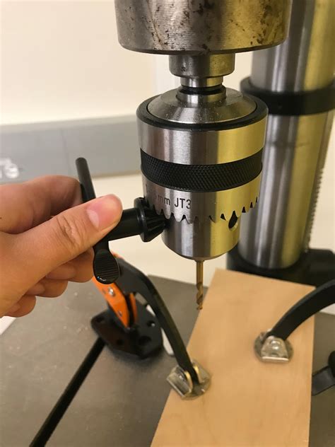 how to install a drill press chuck
