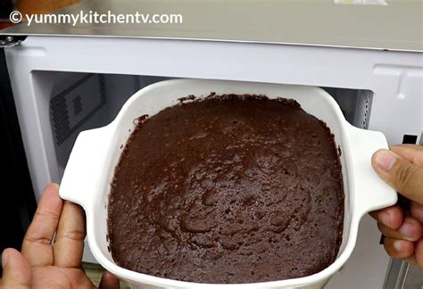 how to make a cake in a bowl in the microwave
