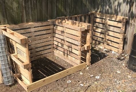 how to make a compost bin from pallets
