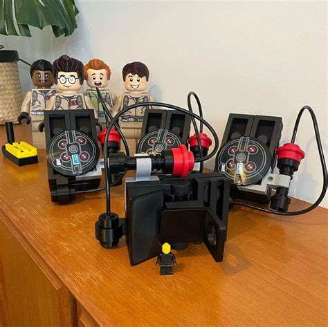 how to make a lego ghostbusters proton pack