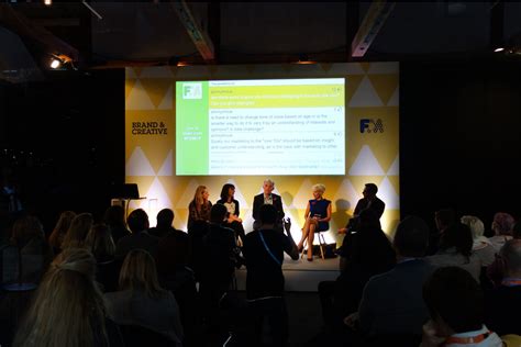 how to make a panel discussion interactive