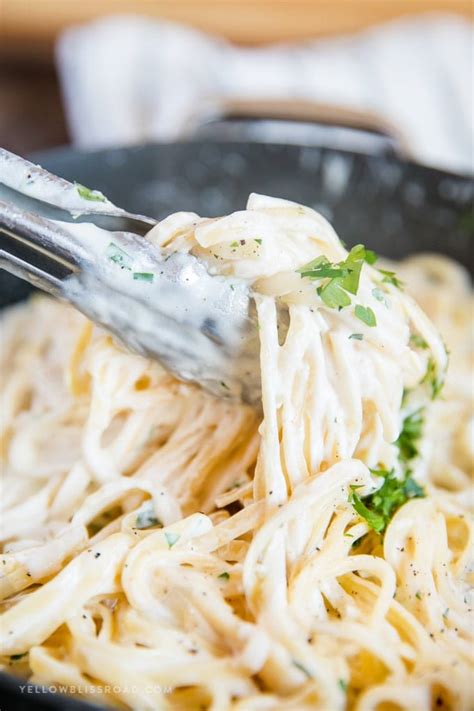 how to make alfredo sauce from scratch