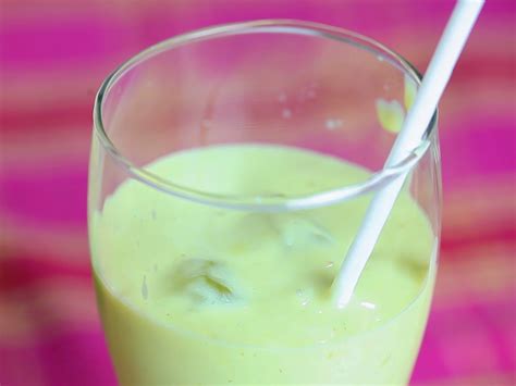how to make avocado juice with blender