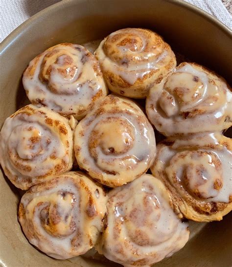 how to make cinnamon rolls with canned biscuits