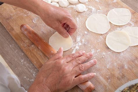 how to make dumplings not sticky