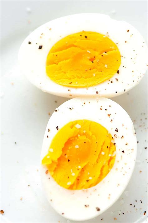 how to make hard boiled eggs in the stove