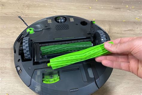 how to properly clean a roomba
