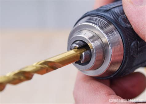 how to put drill chuck