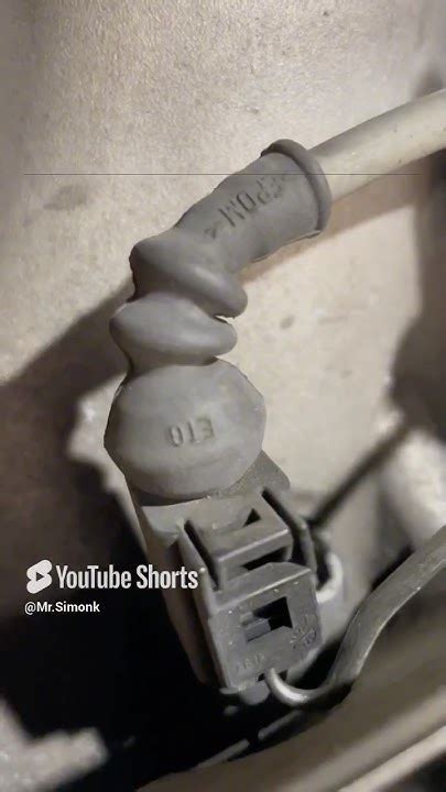 how to remove speed sensor clip