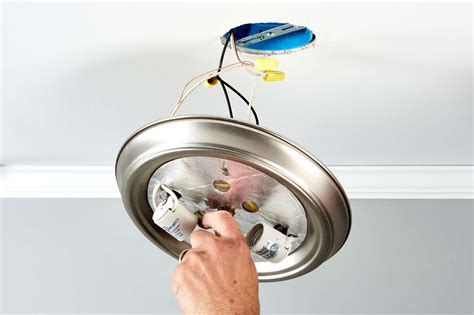 how to replace a ceiling light fixture box