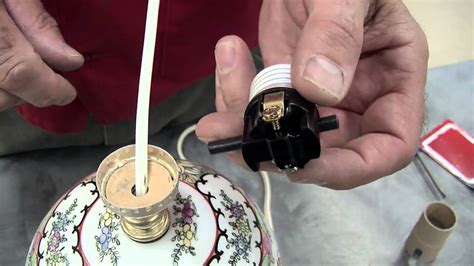 how to replace a light socket in a lamp