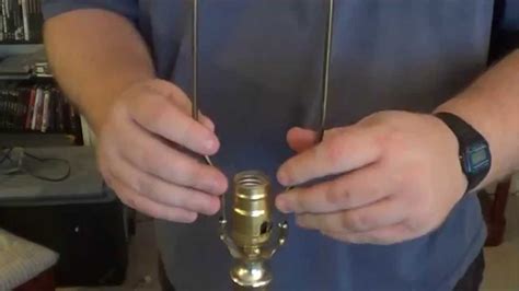 how to replace a light socket on a table lamp