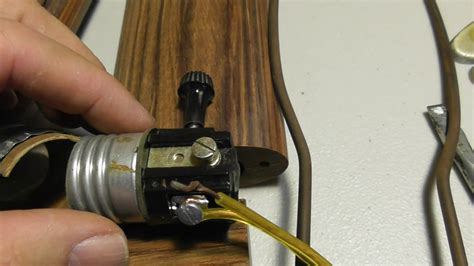 how to replace a light socket with 2 wires