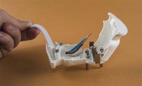 how to replace a power cord plug