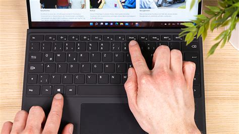 how to screenshot on microsoft surface pro 7