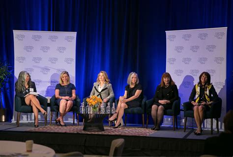 how to set up a panel discussion