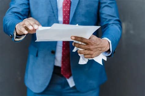 how to spot ai in job applications