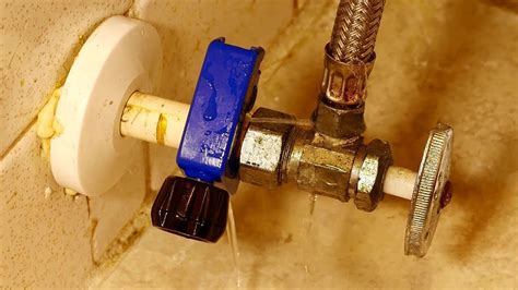 how to stop a water valve from leaking