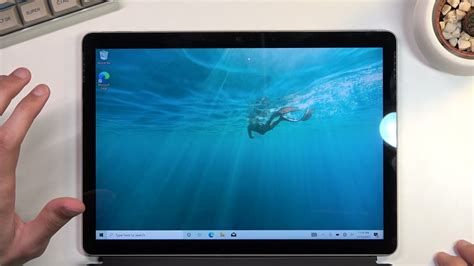 how to take a screenshot on microsoft surface go 2