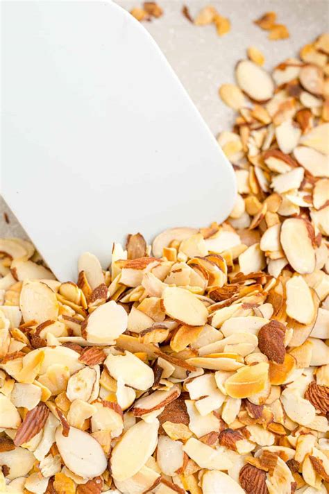 how to toast almonds in a pan for salad