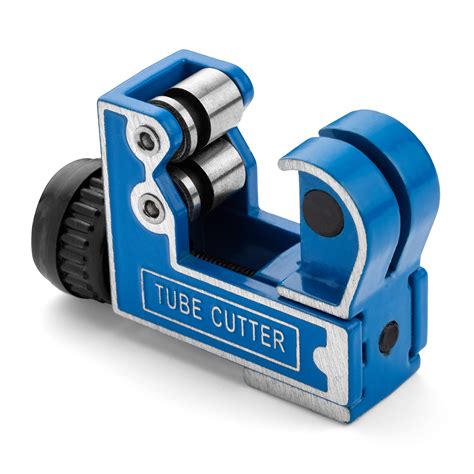 how to use a small copper pipe cutter