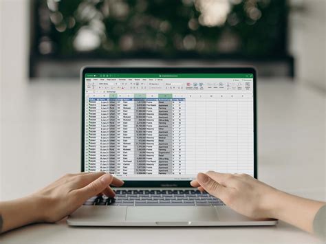 how to use excel spreadsheet on laptop