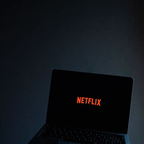 how to use netflix offline on macbook