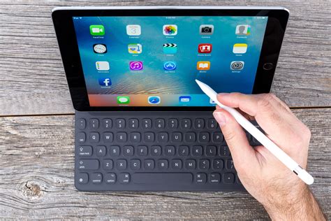 how use keyboard on ipad
