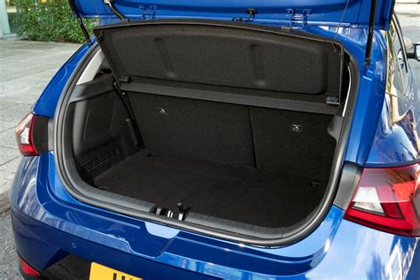 hyundai i20 boot size in cm
