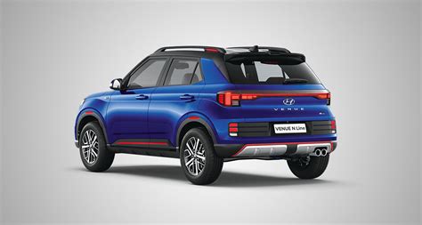 hyundai venue n line price in delhi