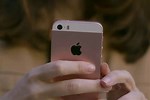 iPhone SE Commercial