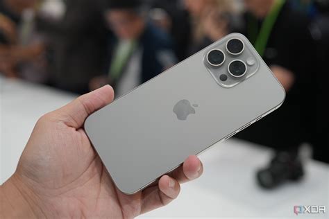 iPhone Titanium