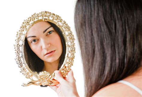 is a mirror an example of reflection