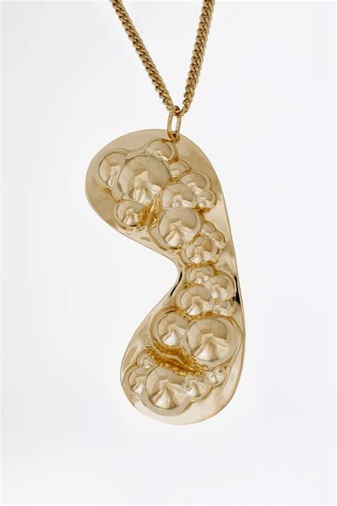 is it bad to sleep with gold necklace