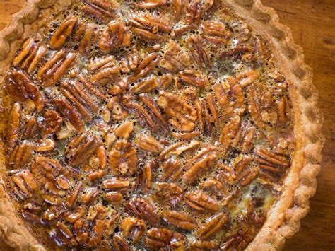 is it better to use light or dark corn syrup for pecan pie