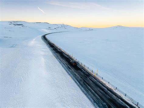 is it easy to drive in iceland in winter