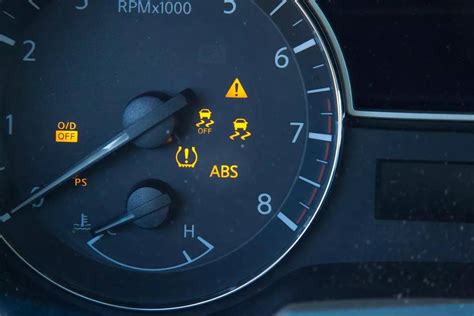 is it illegal to drive with the abs warning light on