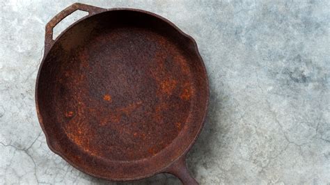 is it ok to use a cast iron skillet with rust