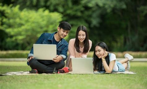 is photoshop free for students