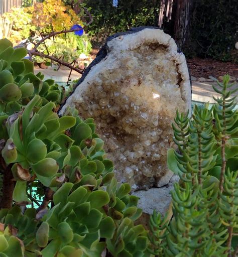 is quartz safe to handle