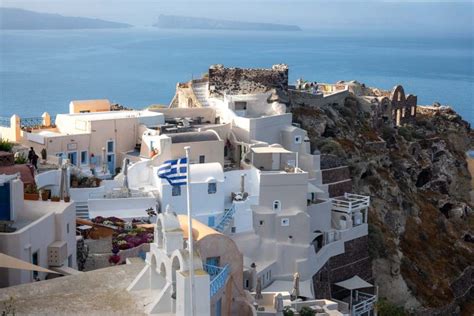 is santorini safe to travel alone
