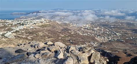 is santorini windy in october