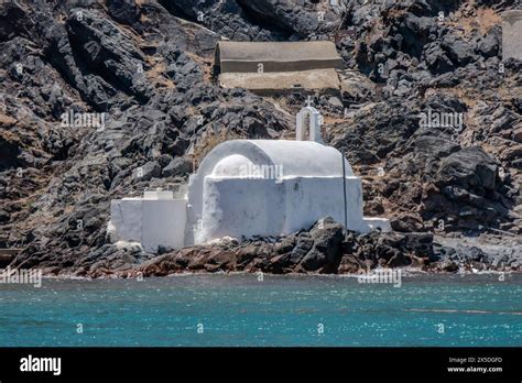 is the water warm in santorini